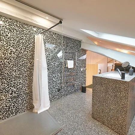 Beautiful Renovated Cours Lafayette Near Halles Paul Bocuse Лион